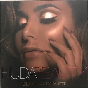 Huda Beauty Highlighter Palette